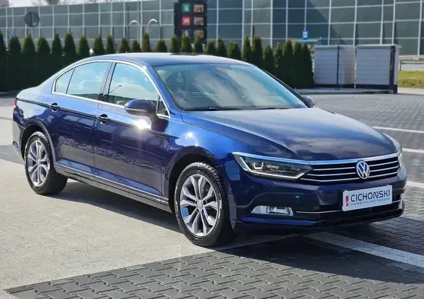 Volkswagen Passat cena 54900 przebieg: 189742, rok produkcji 2018 z Krzanowice małe 781